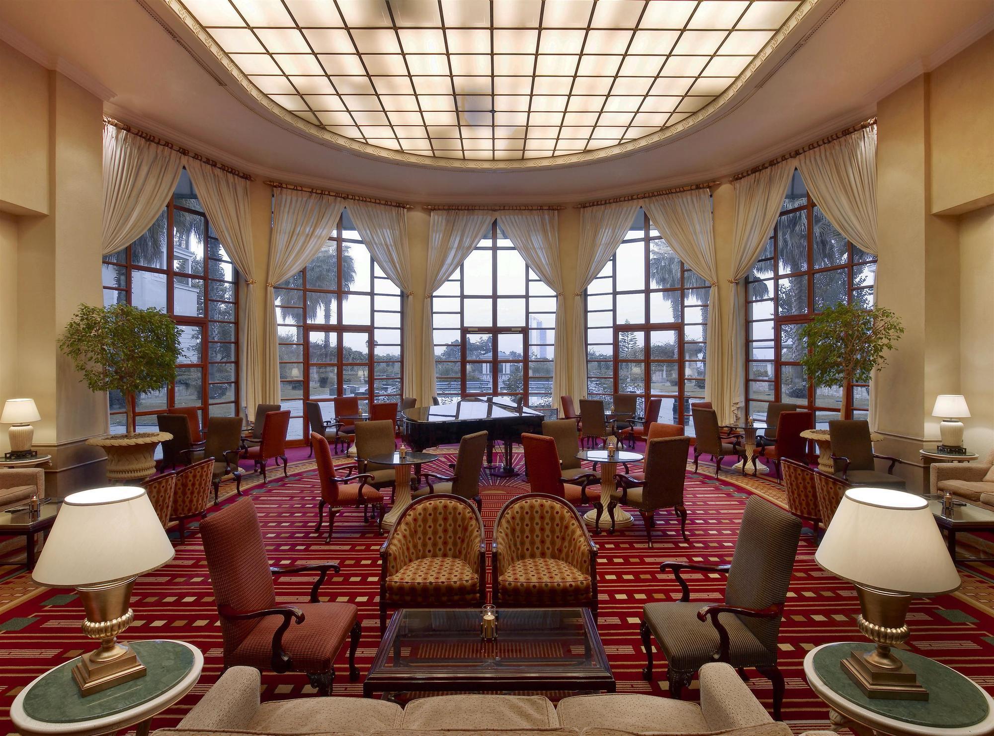 Sheraton Addis, A Luxury Collection Hotel, Addis Ababa Exterior photo